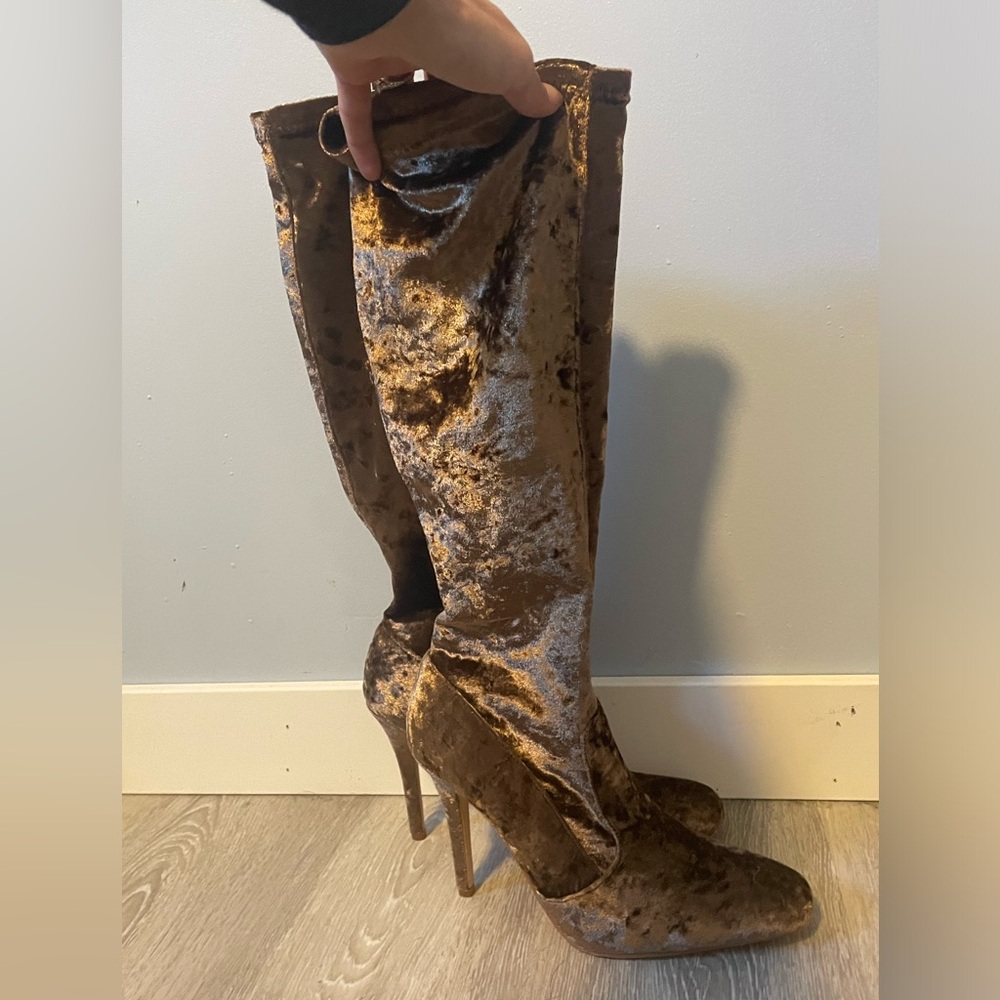 BNWT Fashion Nova High Heels
